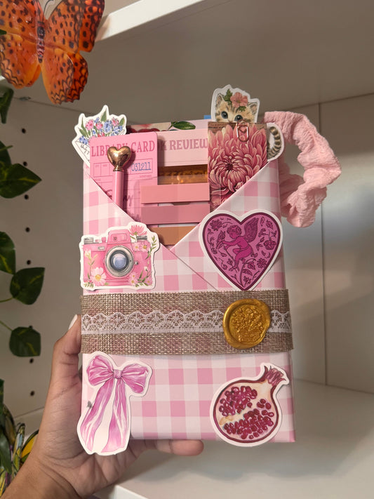 Picnic blind date with a book ๐งบ