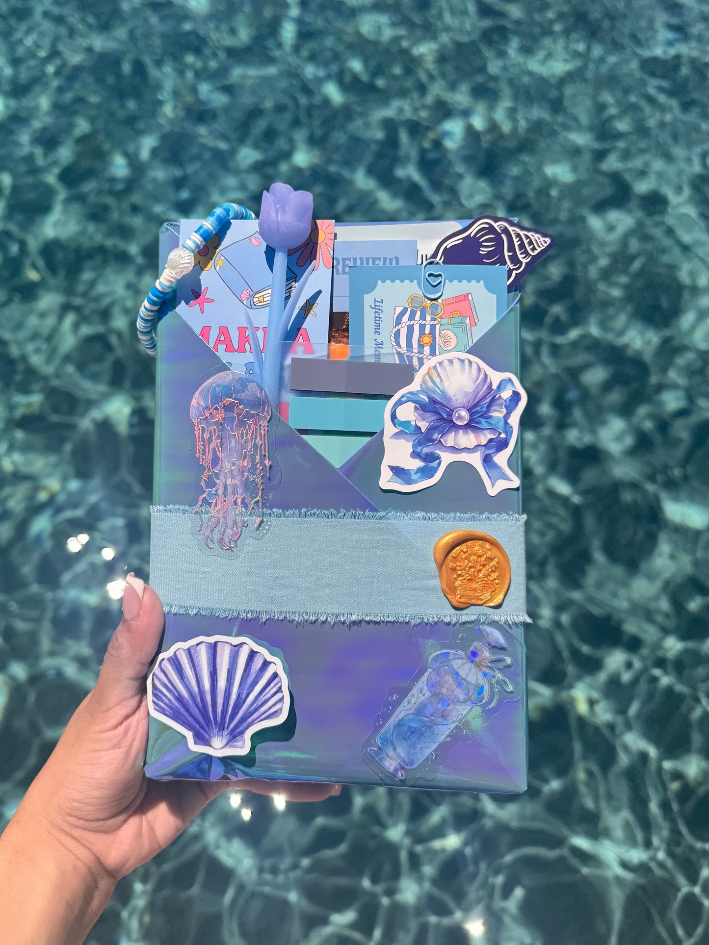 Coastal blind date with a book 🌊 🌺