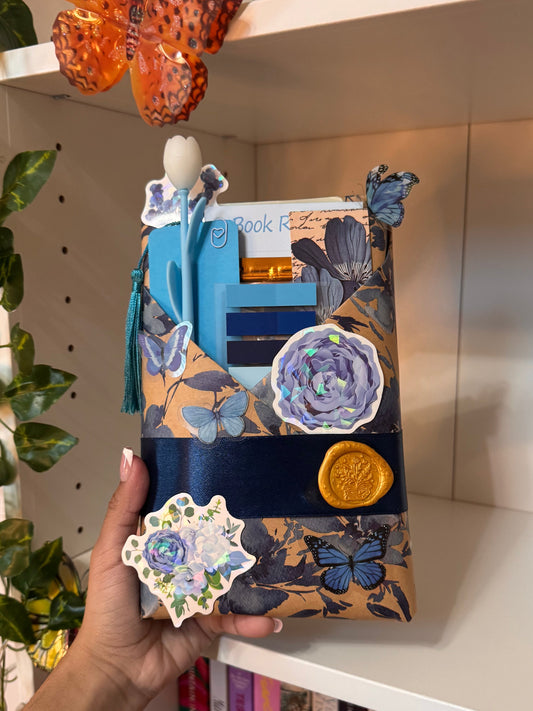 Floral Blind date with a book 💐