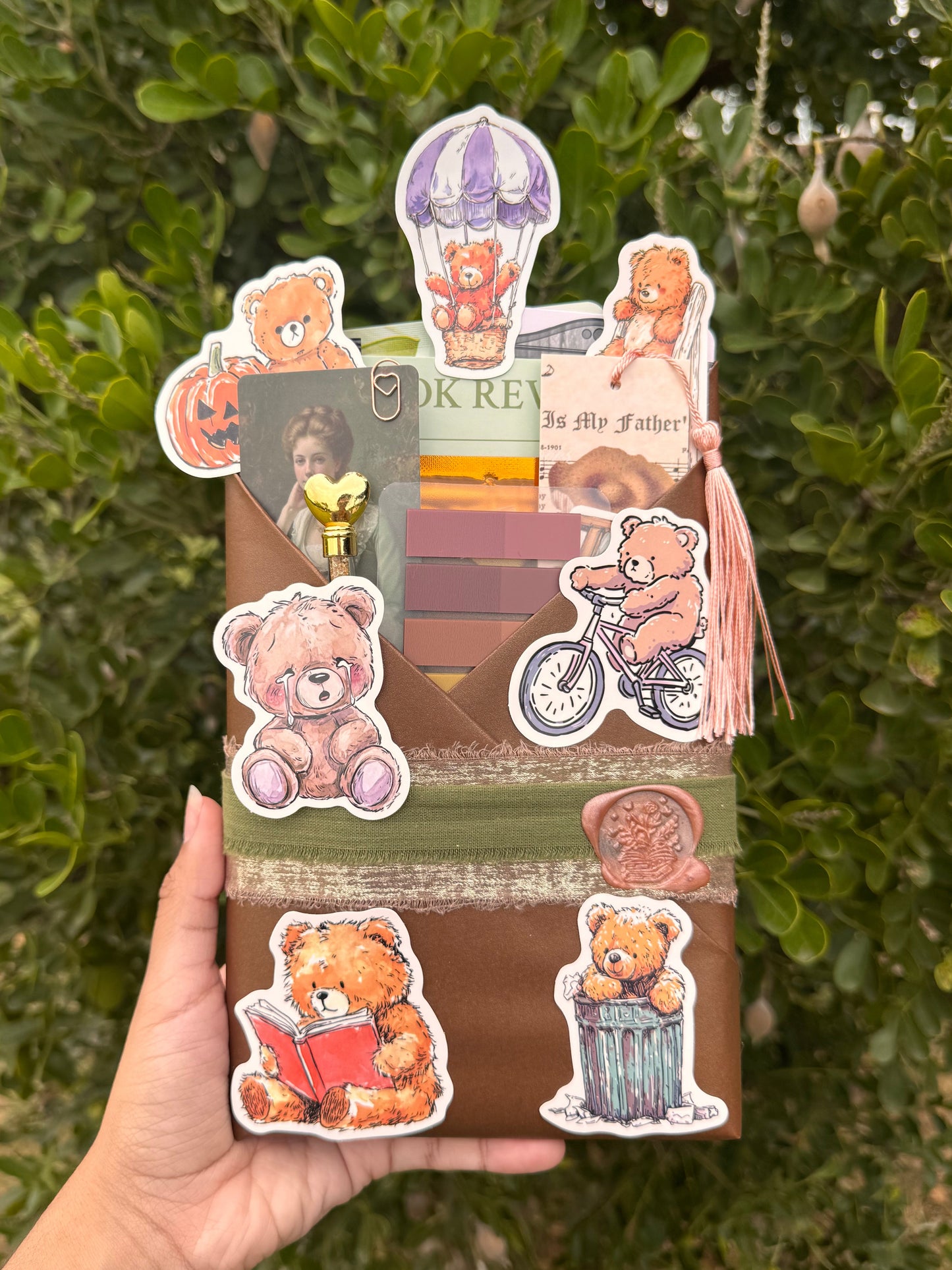 Cozy blind date with a book 🧸