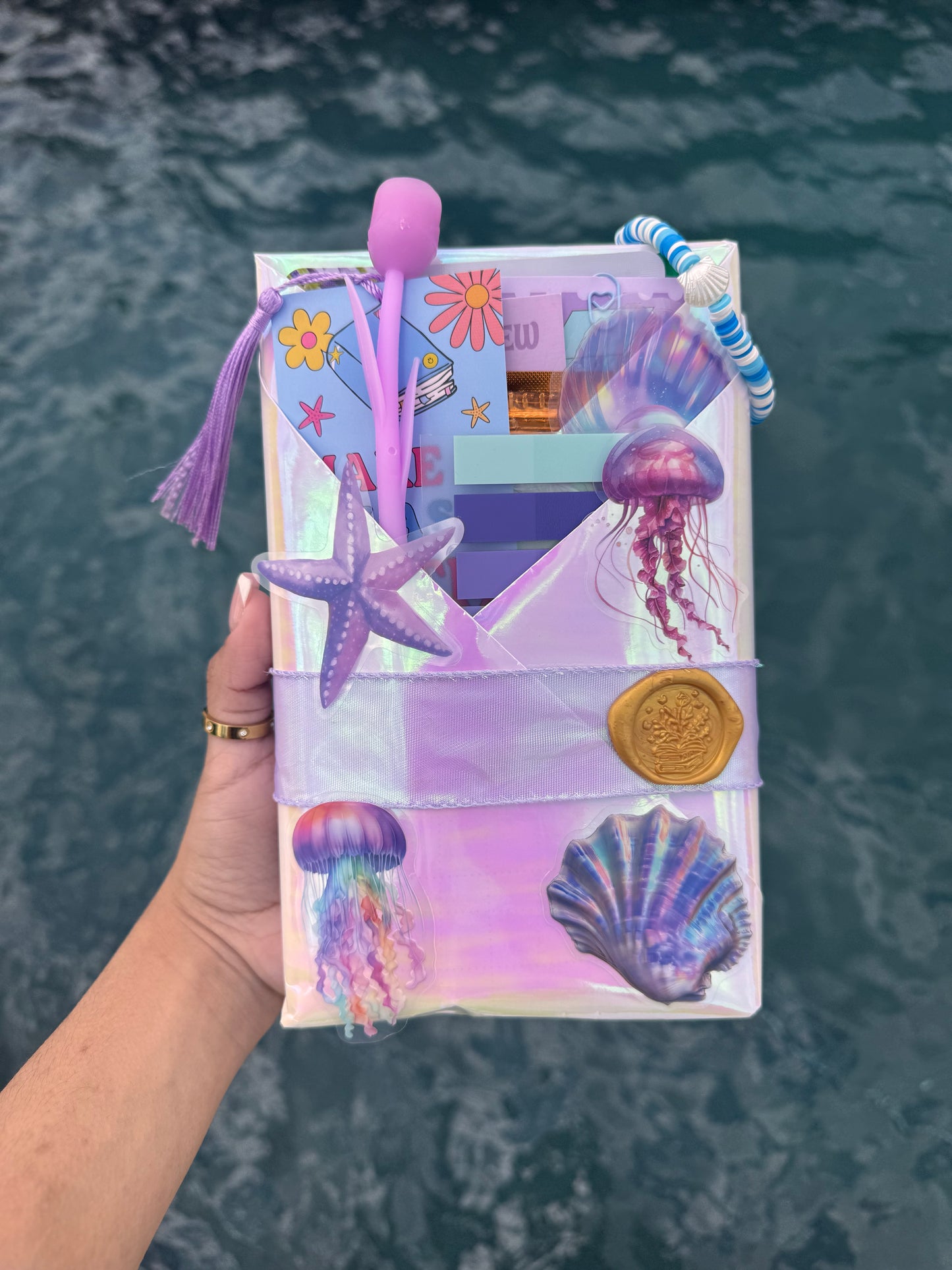 Coastal blind date with a book 🌊 🌺