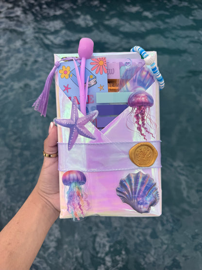 Coastal blind date with a book 🌊 🌺