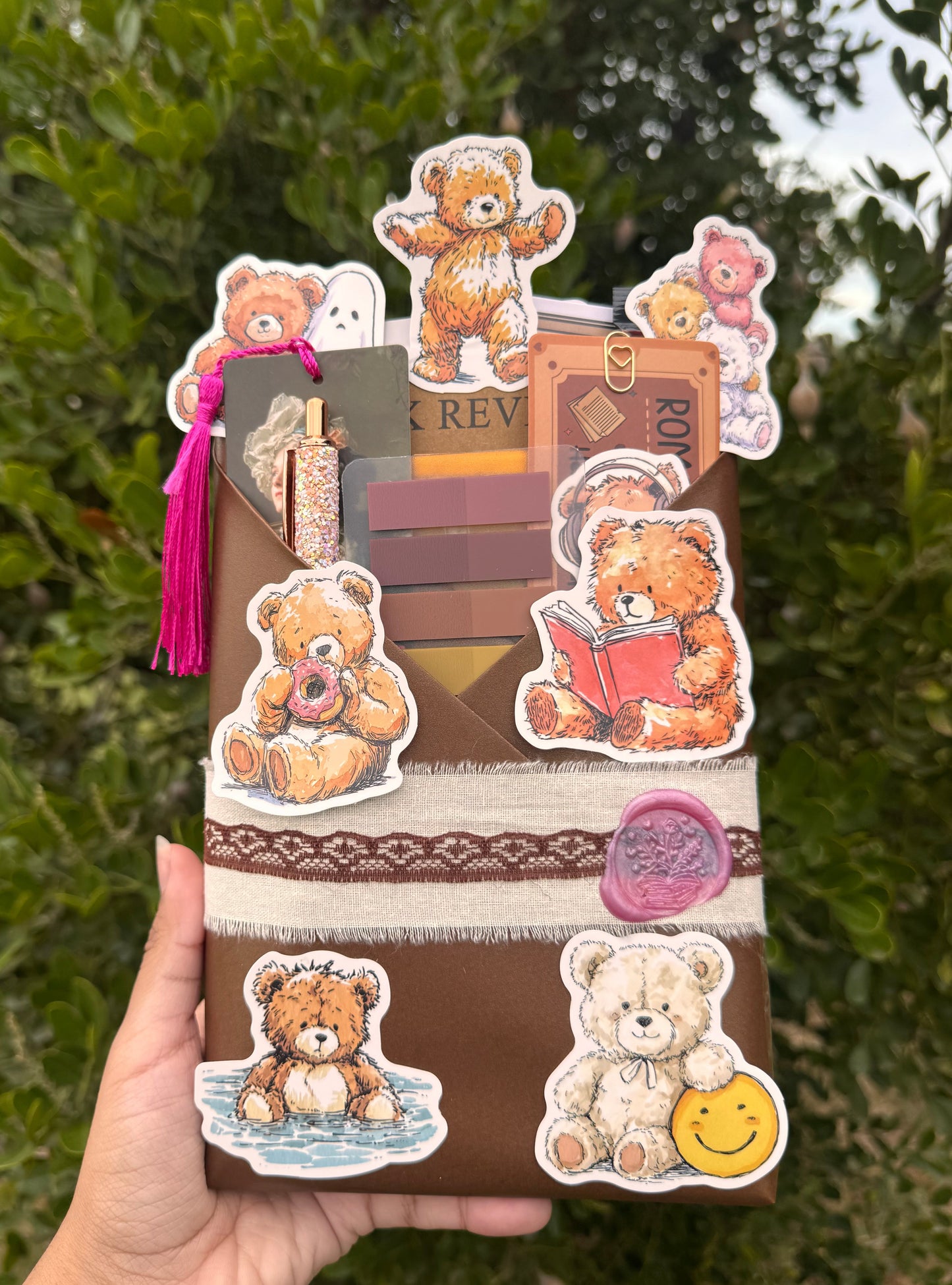Cozy blind date with a book 🧸